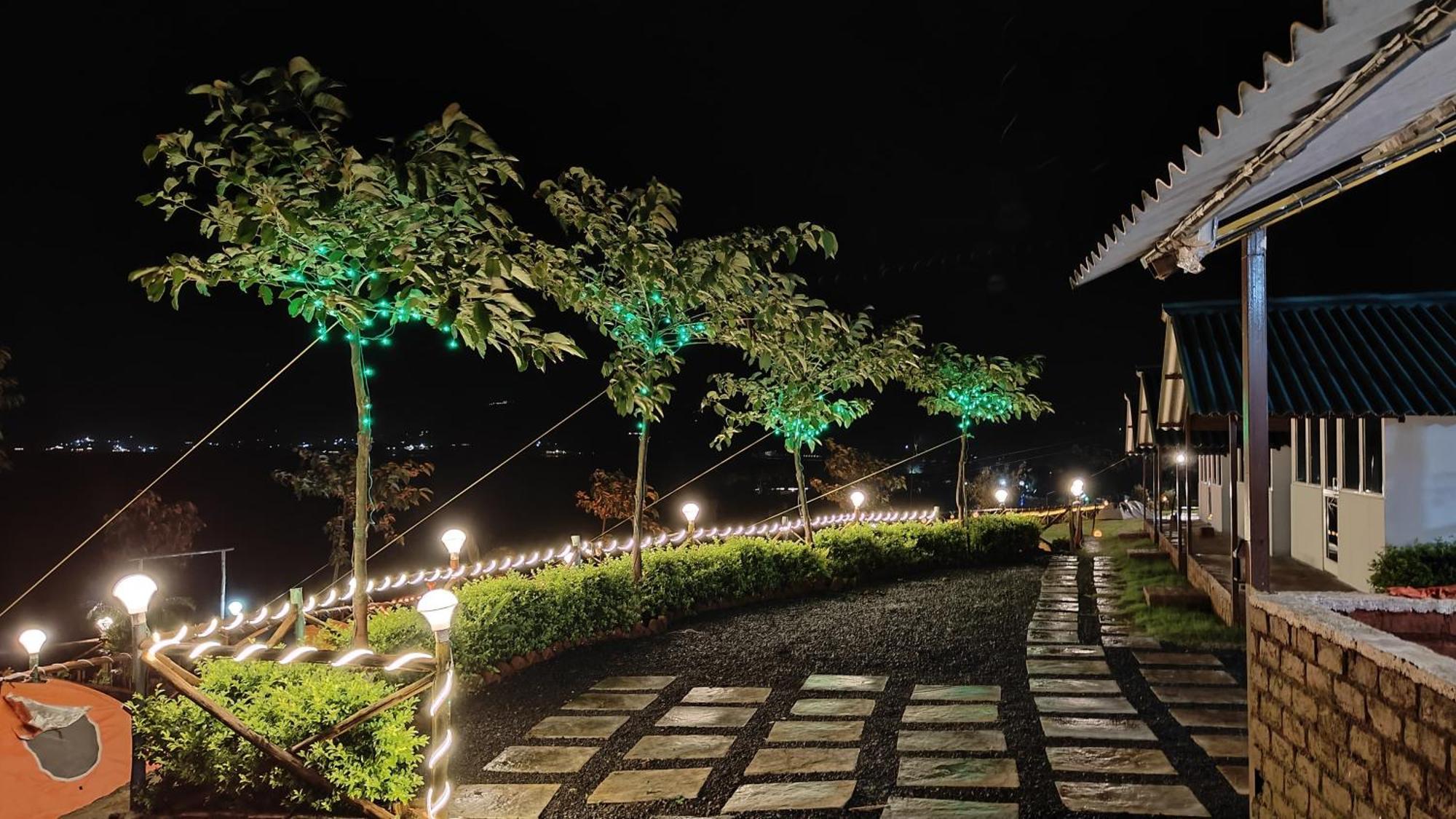 Shelby Pawana Lake Cottages & Camping Tents Lonavala Eksteriør billede
